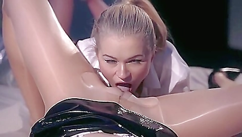 Shemal superstud sinclair fuck with a dildo and cum