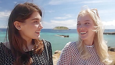 Sexy milf shows off her pussy and play