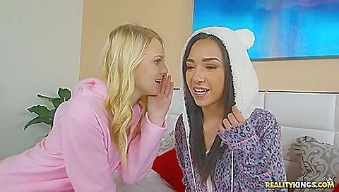 Hawt sweetheart porn with two sexy babes