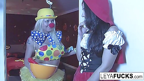 Leya Falcon And Sheena Ryder In Graceful Leya And Sheenas Action